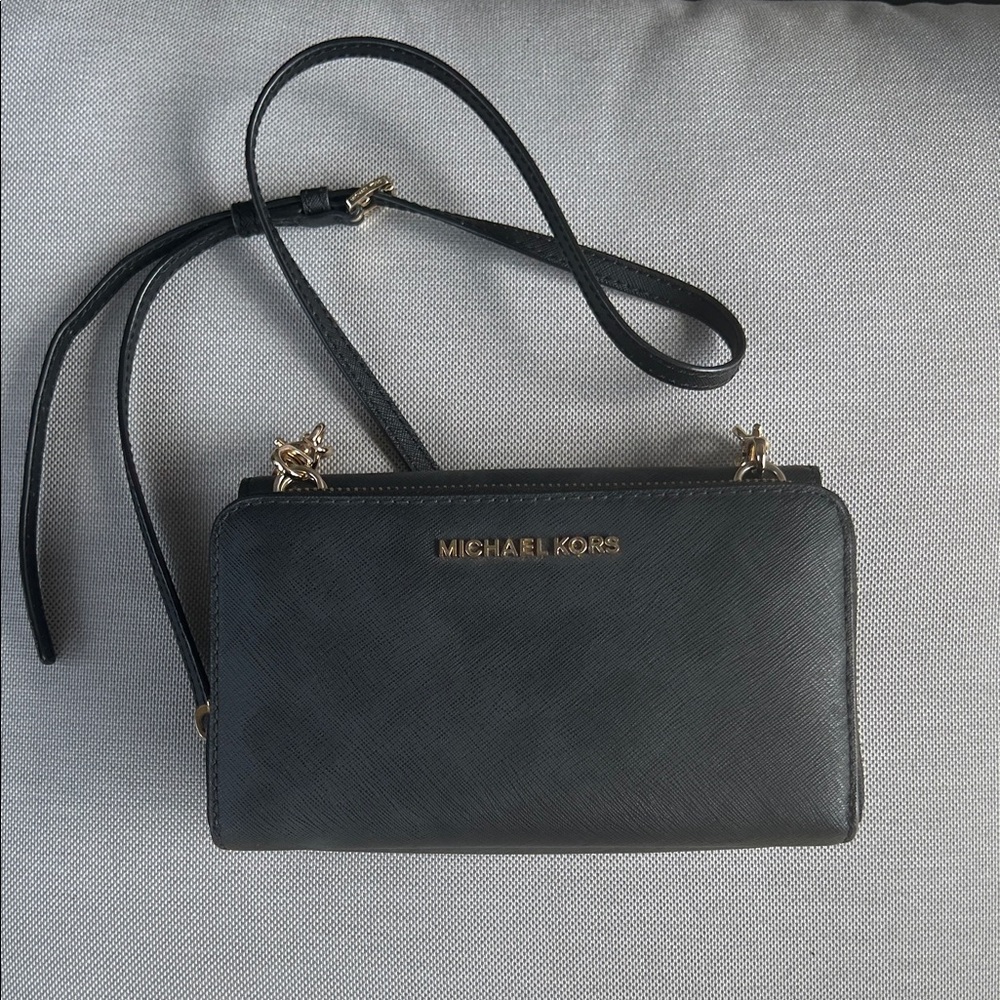 Michael Kors Elegant Black Crossbody Bag